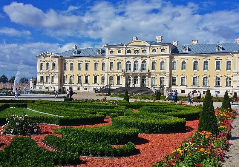Aristocratic Palaces and Castles of Latvia 1.jpg